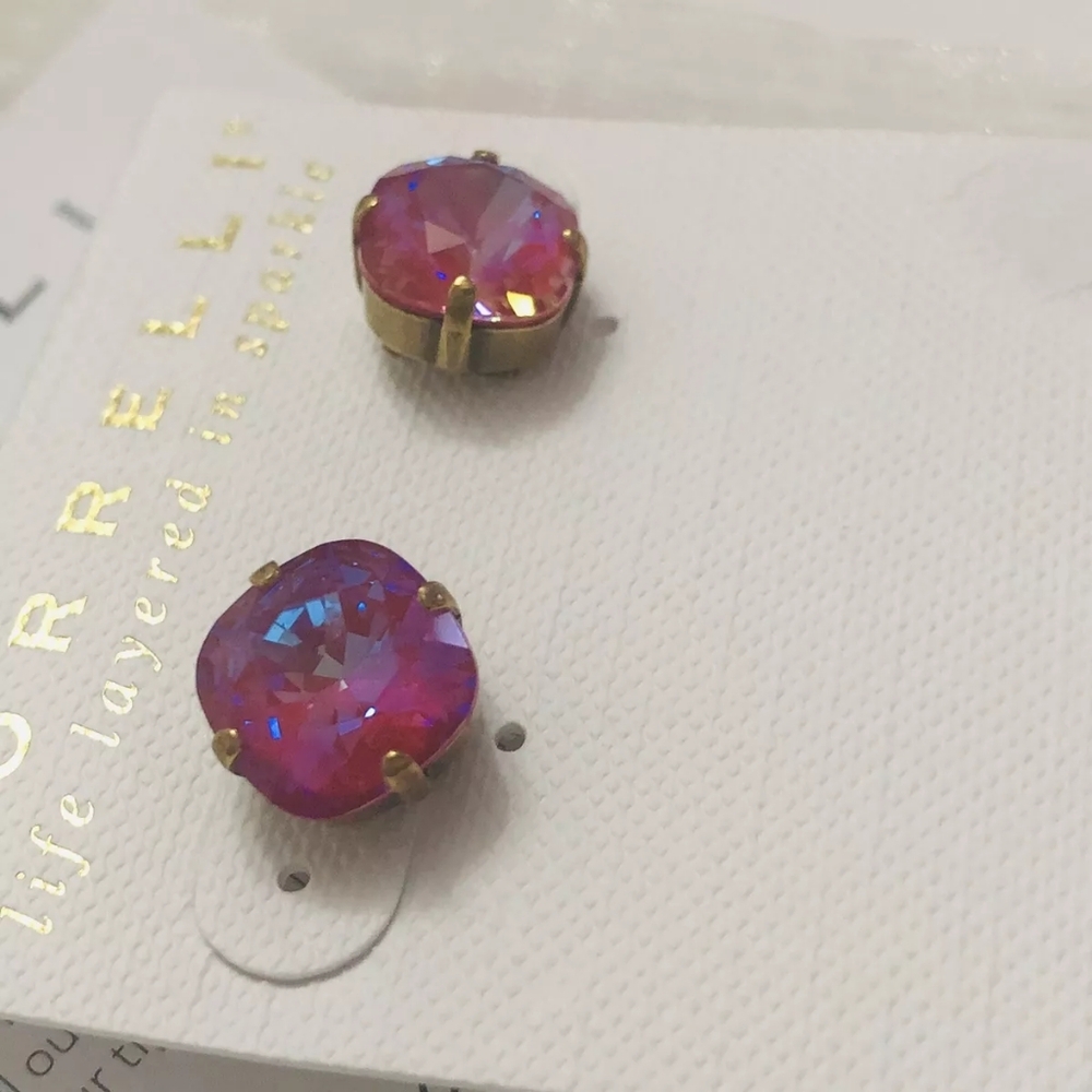 SORRELLI Halcyon Stud Earrings in Antique Gold Color: Duchess - Picture 3 of 11